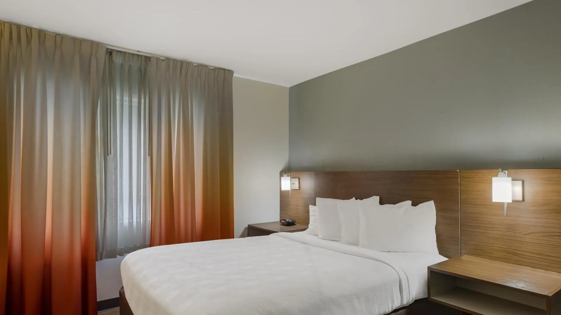 Mainstay Suites Savannah Midtown