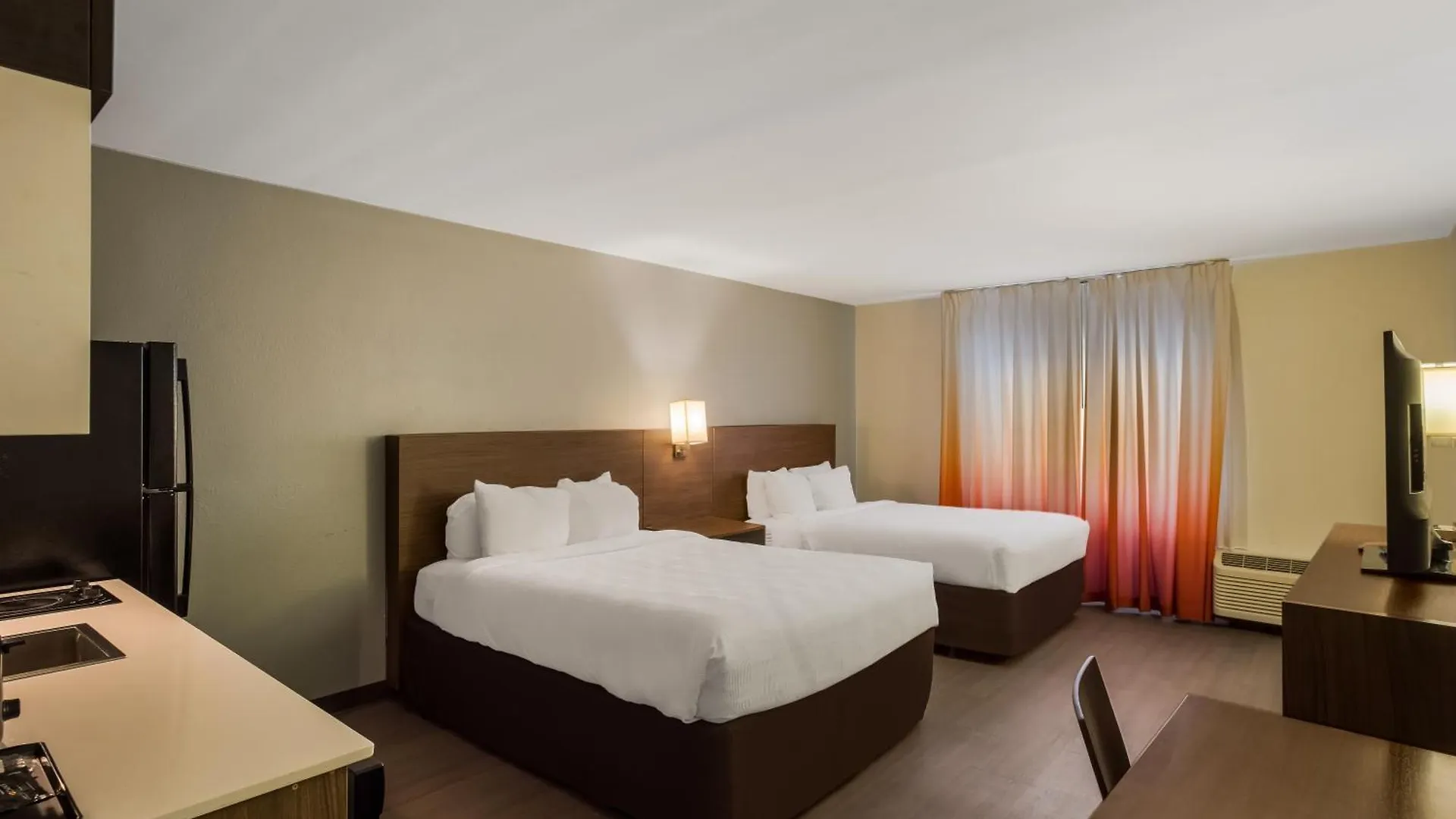Mainstay Suites Savannah Midtown Hotel