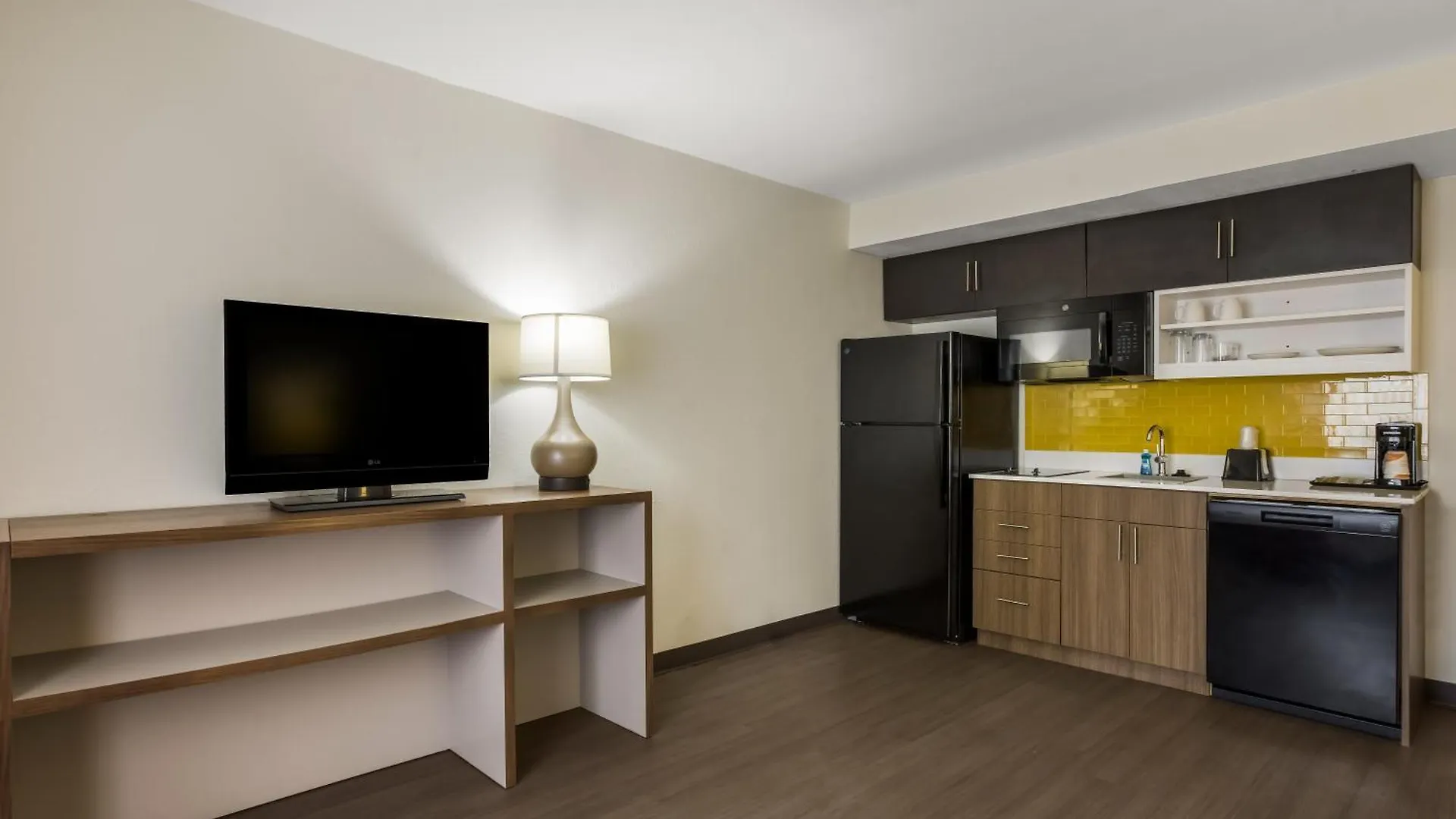 Mainstay Suites Savannah Midtown